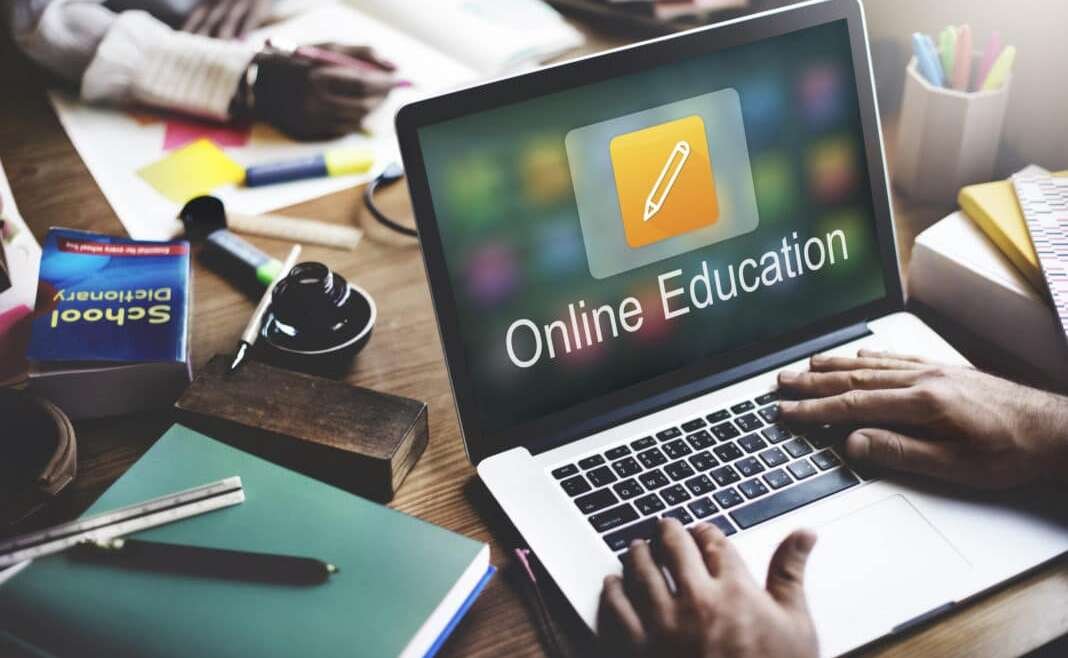 Why Online Courses Are the Smartest Way to Upskill in Today’s World